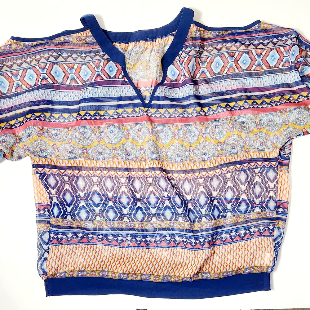 ❤️Women's Colorful Geometric Patterned Top Size: L